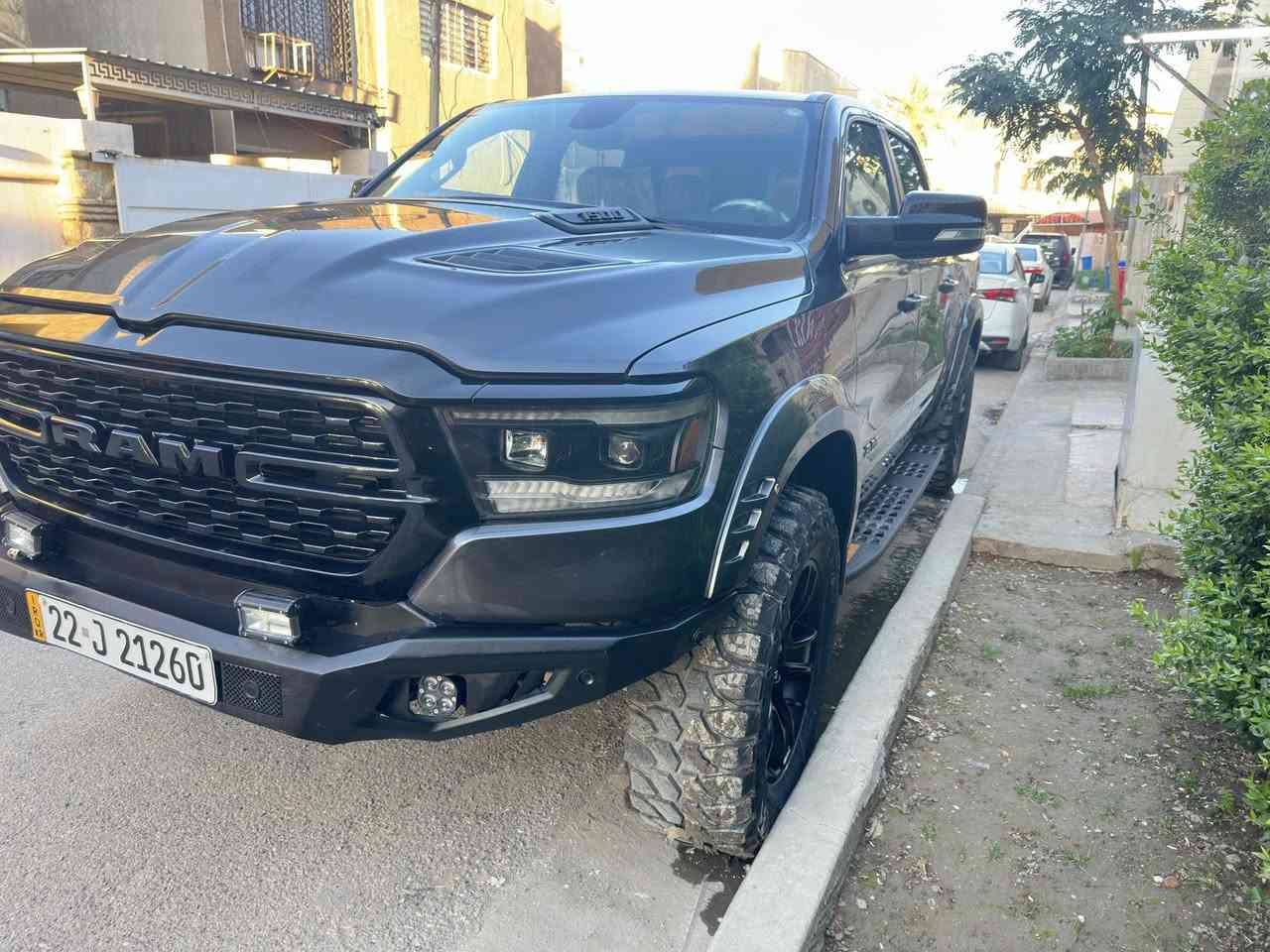 (بسم الله الرحمن الرحيم)
رام بك هورن بلاك توب 2022 V8 5.7 فول نشاط باب طويل بدي قصير المرغوب ماشية 39 الف مايل حادثها من امريكا بابين مرفوقة وية الصور و بيهة بنيد مبدل و مصبوغ مال  ربيل و بيهة بارد كلش صغير و الداخل مدوشم لون قيسي مشمشي فول مواصفات عدة الفتحة كشنات تدفئة و استيرن تدفئة و الشاشة الجبيرة كشنات منفصلة و كهربائية و عليهة غطاء بدي 400$ و مشدودة منظومت غاز اليطالية باربيل 700$ ماكو صرف السيارة جاهزة ع الاخير 
السعر 350 ورقة و بيهة مجال بسيط 
التواصل ***********
