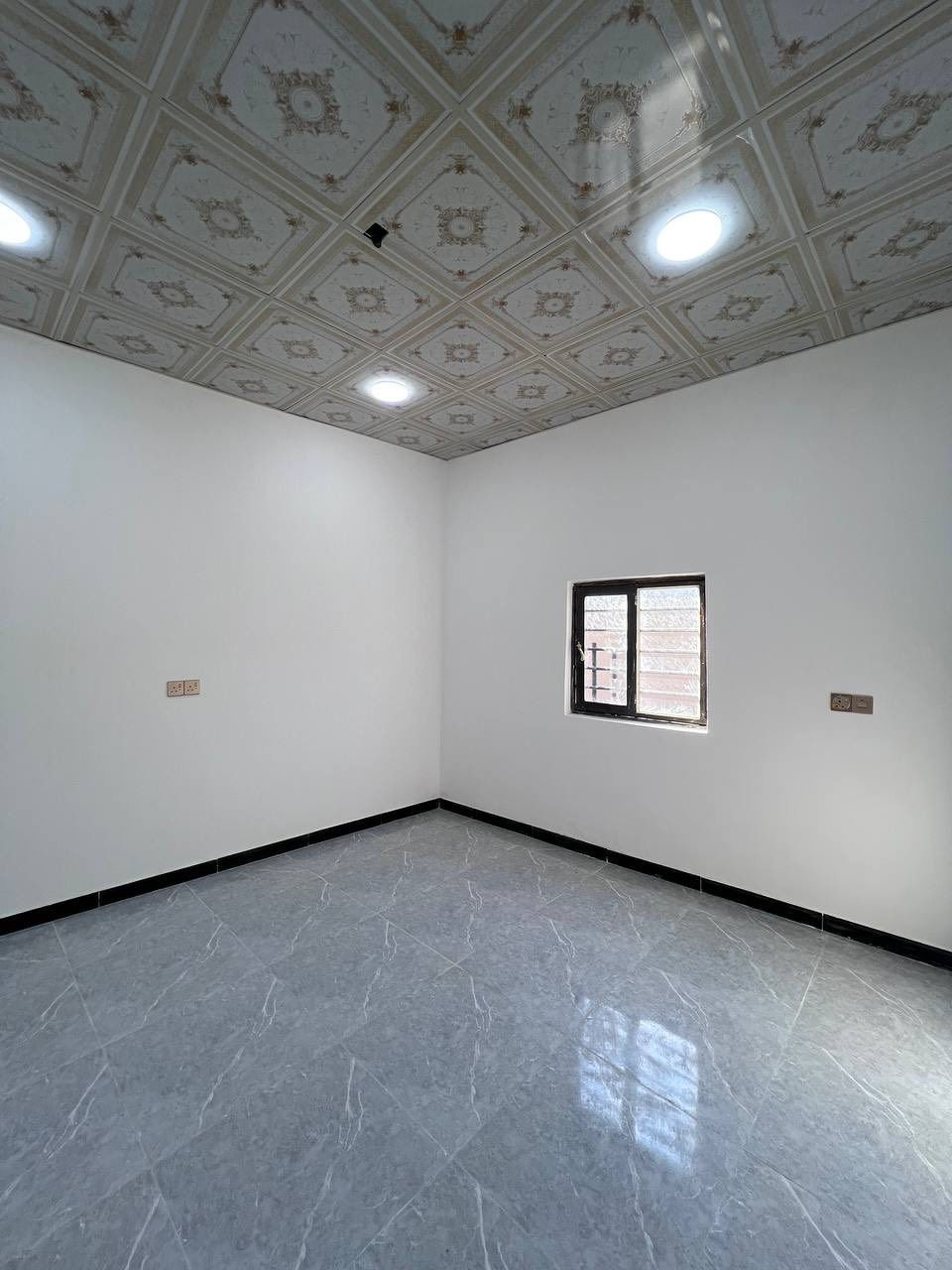 بيع بيت بنضام أقساط .
وقف سني مسجل أصولي 💯
إبي الخصيب - أبو كوصرة - قرب سنتر طة
#المساحة :: 100م / تستلم البيت مفتاح 🔑 
البناء حديث 2026 
#تسلسل_البيت:: الثاني عن الركن شارع تبليط
#يحتوي :: طارمة . صحيات خارجية . أستقبال
مطبخ . منور . صحيات داخلية . مطبخ . صالة .
غرفتين منام . أساس كونكريت / سقف سندويج
#سعر_القسط_الكلي :: 48 مليون وبي مجال .
تاخذ بيتك حسب الشروط المذكوره بالمكاتبة
#للأستفسار :: ***********
