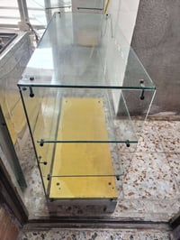 فاترينات • ٤ قطع • للبيع