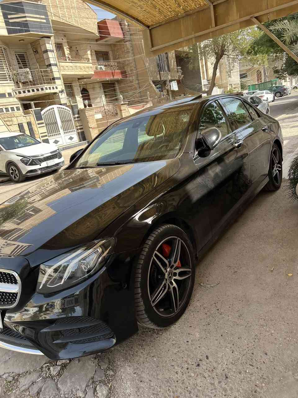 🇩🇪 Mercedes-Benz
2019-E300
ماشية 99 كيلو متر 
بلا اي كلوب بدشبول ولا مسج بيها 
سيارة جاهزة وعليها نانو وضمان 5 سنوات 
سيرفس كامل من شركة بدون نواقص 
بيها 4 قطع صبغ 
سعرها مناسب 239$ وبيها مجال للطيبين خواتها ب 290$  
مكانها العطيفية سيارة هزه ورقم جديد للتواصل *********** واتساب 
راسلني ادزلك سونر جديد
