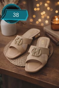 ملابس • توصيل مجاني • مجمع بسمايا