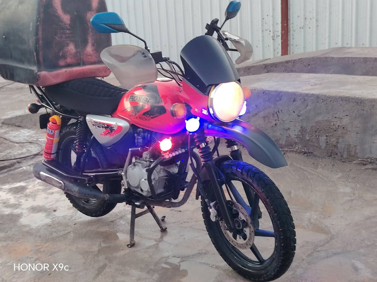 @إشارة سلام عليكم دراجه البيع بوكسر موديل 2019 رقم وسنويه مجفته تجفيت شركه تجفيت جديد عله ايدي الدراجه مثل ما موضح بل صوره نضيفه كلش البيع السعر 1650 وبيها مجال الشراي عنوانها كربلاء الحر الي حاب يتفضل خاص


**إذا كنت صاحب هذا الإعلان وتريد حذفه لأي سبب، رجاءا أرسل رسالة إلى الدعم الفني**