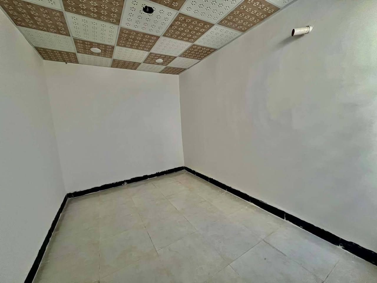 #يا_الله_يعلن_مكتب_الامين_للعقار 🏢 بيت  للبيع بلاش 36 غرف عدد2🏘
مساحه 100 متر🚩 طابو زراعي سند 25 🚩  قرار محكمة 

سعر مناسب. /// بناء درجة اولى /// 

الستفسار او مراجعه المكتب📞📞☎️ ***********

#احجز_بيت_حلامك_الرائع🥰🥰#في_مكتب الامين

عنوان 🏘البيت نجف الشرف  على شارع المطار

مقابل   قرية  الغدير عمود 314

تفاصيل غرفه وصاله ومطبخ  وصحيات داخل وخارج

جميع الخدمات ماء كهرباء  تبليط🛣 و مدارس ناره ليليه

بناء طابوق اساس وسقف صب كونكريت 

عنوان #المكتب_الامين شارع_المطار_الحولي_الجديد 

عمود314بشارع الصب

#مكتب_الامين_للعقار   الستفسار ☎️☎️ ***********

 ملاحضه البيت غير مسكون

يوجد لدينا كافت العروض وبسعار مناسبه  معا  الخدمات🏗يوجد لدينا جميع المساحات
