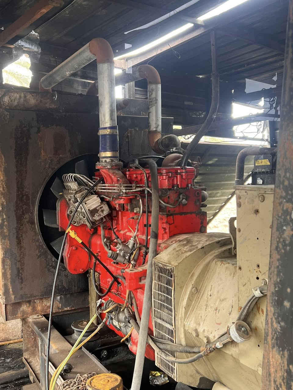 السلام عليكم مولد للبيع كمنز 250كيفي ملف بلادي سعرهه 40بيهه مجال رقمي ***********
