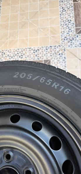 تخم تايرات فيتنام  انتاج 2025 اخو الجديد مستخدم شي قليل مع وياله إصليات تفصيخ السعر 250 قفل القياس 205/65/16
*********** بابل محاويل
