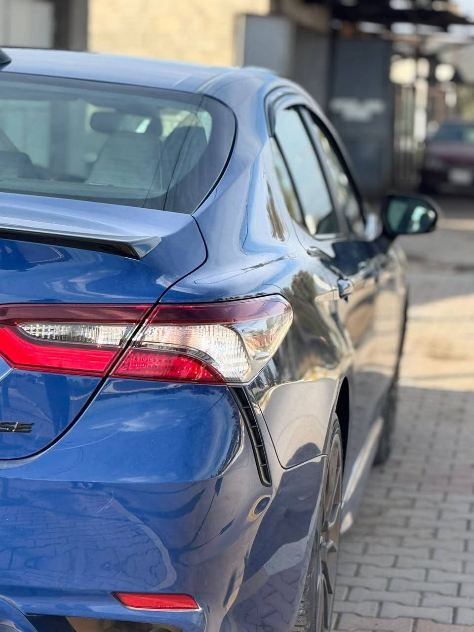 سلام عليكم للبيع فقط  تيوتا كامري رقم أربيل 
سنوية جديد بسمي   دفتر بانزين موجود 
موديل ٢٠٢٣ فئة seبلاك توب وارد كندي
محرك اربع سلندر بانزين 
مواصفات كشن جلد نقط عميه رادار جانبي 
بصمة    لون مميز نيلي 
سيارة جاهز من كل نواحي 
ضرار : قطعتين صبغ بدون دواخل ( چاملغ سايق +باب سايق).   بچم كبس    خلفي كبس 
سيارة ماشية٥٠ ميل 
سيارة بدون مصرف دينار واحد ما تصرف عليه 
محرك كير صدر تايرات كل شرط
رقم موبايل *********** 
مكاني كركوك سعر ٢٢٠$ بي مجال
