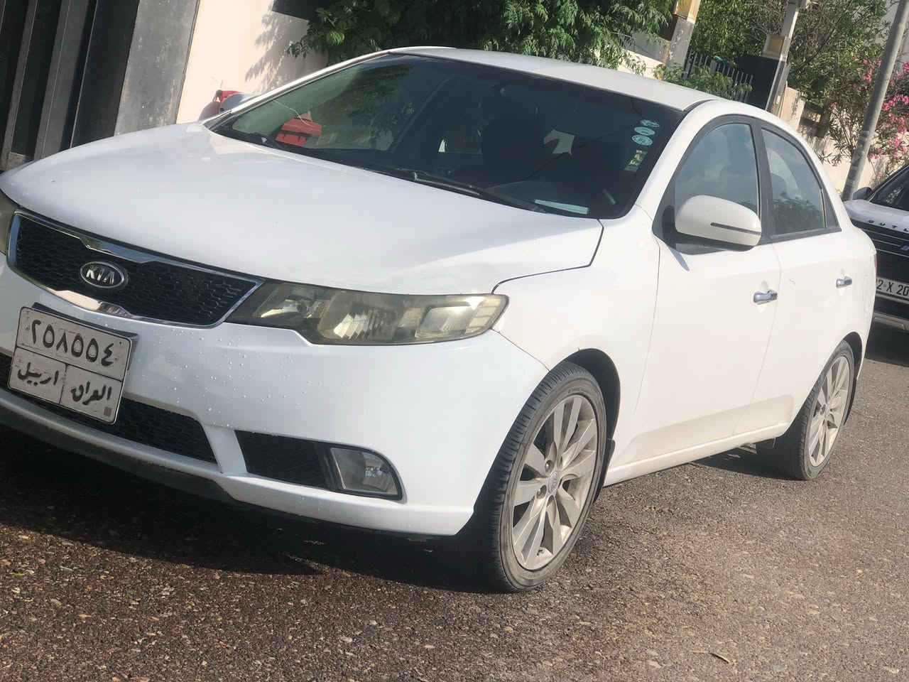 ‎سیراتۆ ٢٠١٢ Kia Cerato 2012
‎ڕەنگ: سپی

‎بڕینی کیلۆمەتر: ٣٠٠ هەزار کم ڕۆیشتووە

‎قەبارەی مەکینە: ١.٦ لێتر

‎گێڕ: دەبڵ گێڕ (ئۆتۆماتیک و عادی) + گێڕ لە سەر سوکان (شفتات)

‎تەبریدی لەمس (دیجیتاڵ)، حەسەسی دواوە (Sensors)

‎دۆخی بۆیاخ و بەدەن: ١٠ پارچەی ڕەشە بەڵام لەسەر ساغی خۆی، بێ دەعم و بێ لێدان 

‎مەکینە و گێڕ: بە شەرت (بێ کێشە).

‎سەنەوی  تاساڵی ٢٠٢٧ 

نرخ80   وەرەقة و مەجالي  كةمي تيداية

ناونيشان: هةولير 

واتساب:***********
