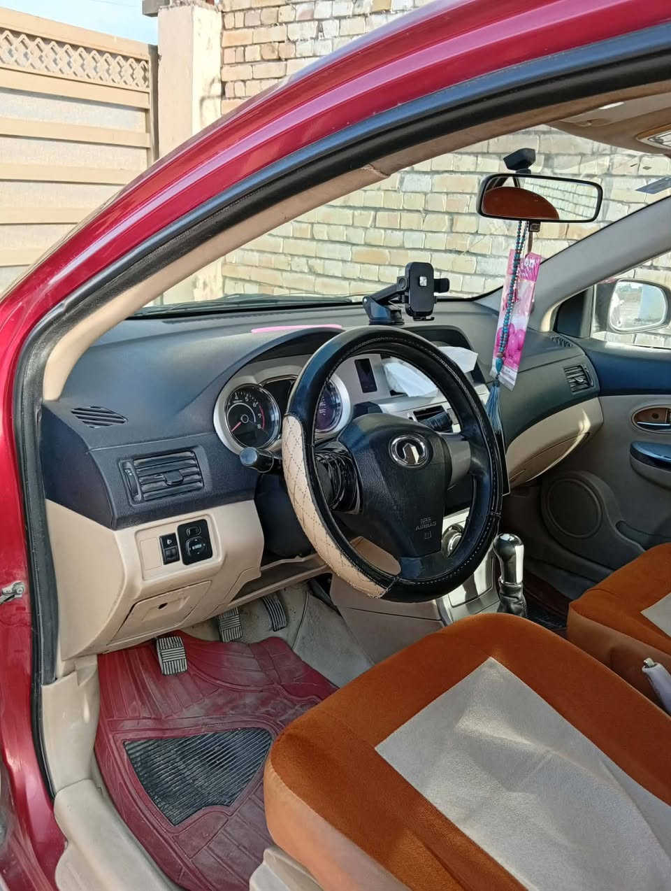 سلام عليكم 2012 بلاديه السياره لا ضربه ولا صبغ رقم بغداد باسمي حته دعاميات بلاديه جراد خفيف سياره  كير عادي كير ومحرك بلجيس صدر يخبل سياره مال جناي السعر 50 
***********
العنوان بغداد البياع
