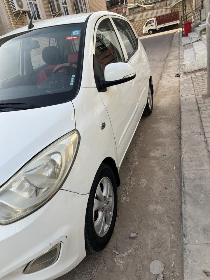 السلام عليكم للبيع هواندي i10مًوديل 2013 سيارة جاهزة مكانها نجف رقم قادسية مميز انكليزي  
اي استفسار الاتصال على رقم ***********
