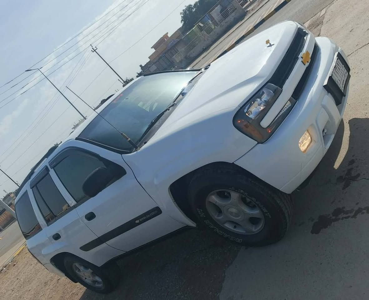 سلام عليكم مكلف بلنشر
شوفليت بلايزر
موديل 2005 بدون صبغ 
محرك وكير شرط 
حداديه امامي وخلفي جديد بشرط تخم تاير جديد تبريد تدفئة كهربائيات كله بشرط بلادية
   سياره مكفوله  مكفوله كفاله عامه داخل صاج 
سعر 85 ورقة بيه مجال بسيط
مكان صلاح الدين بيجي 
***********
مراوس حسب قناعه
