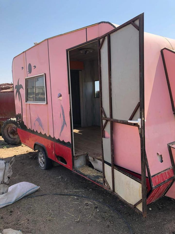 كرفان
كرفان 5 في 3 متر
غرفه ومخزن ودوره مياه 
عازل بلاستك 
خزان مي وصخان كامل وشغال
كهربايات كامله وجاهزه
توايره نضاف وجاهز 
سعره 12 ورقه بوه مجال 

 واتساب ***********
رقم الاتصال  ***********

المكان الموصل ربيعه
