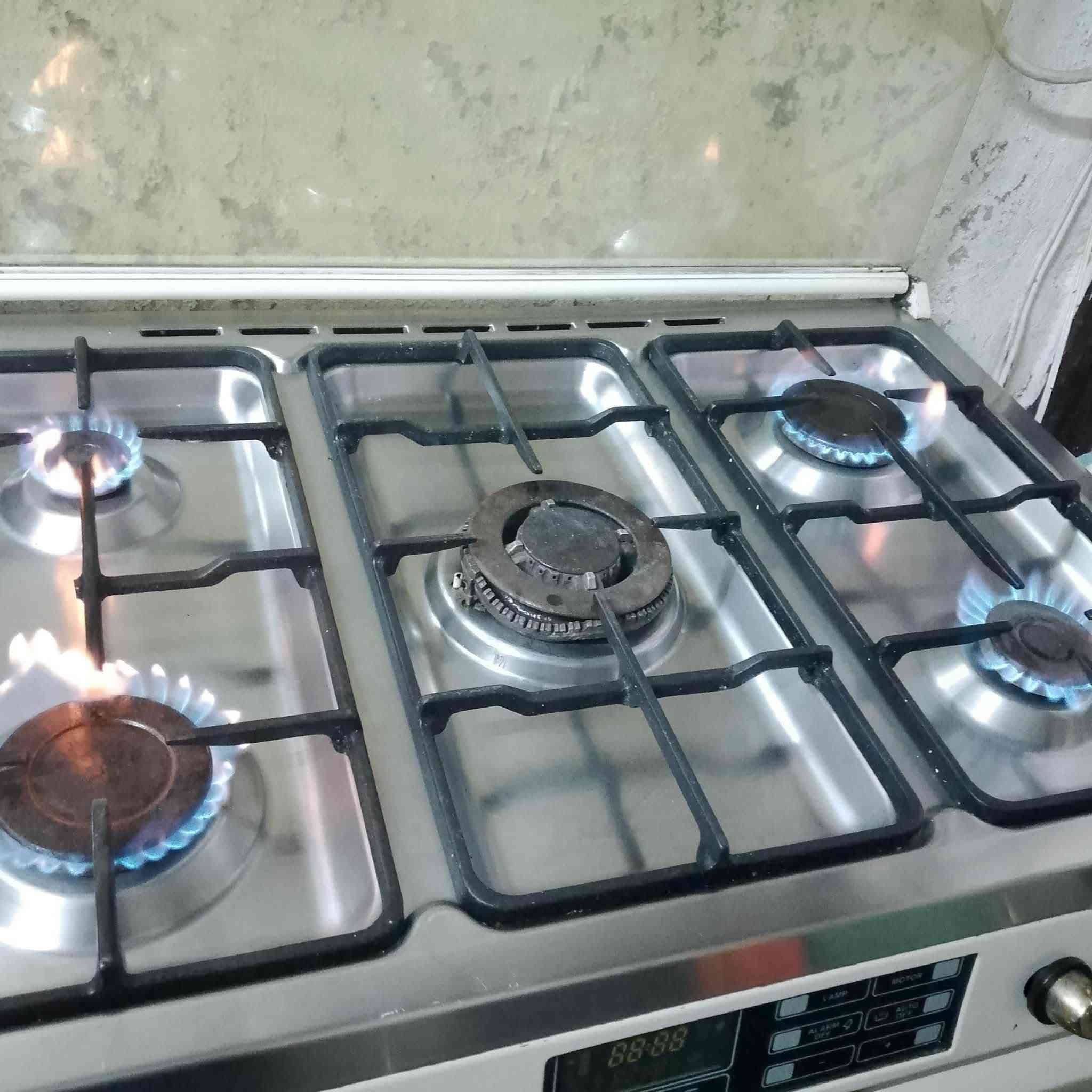 طباخ شغال حجم كبير للبيع بي مايكرو واوفن كهربائي وفرن غازي السعر ١٥٠ وبي مجال العنوان البلديات


**إذا كنت صاحب هذا الإعلان وتريد حذفه لأي سبب، رجاءا أرسل رسالة إلى الدعم الفني**