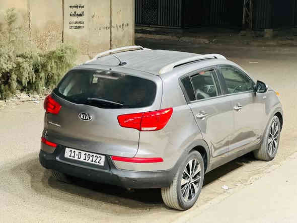 السلام عليكم سياره سبورتنج موديل 16
حادث موجود سنور سياره امريكي 
سنويه جديده السياره بأسمي تحويل 
السياره خير من الله مكينه وكير كفاله
مكفوله لغود وشواصي  
تبريد جاهز السياره جاهزه ربع دينار متصرف 
مواصفاتها فول ماعدا الفتحه 
السعر 127 وبيها مجال حك الجيه 
الرقم *********** .. الخاص مغلق ..
