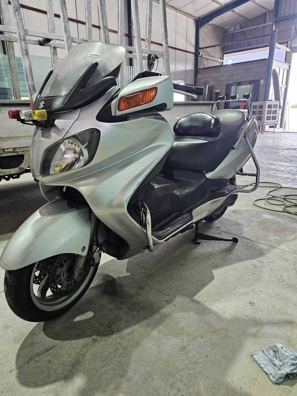 دراجه البيع مكفوله كفاله تايرات بلاديات بلاديه عميه الدراجه ام دروعه بلاديه كفاله دراجهه
ماشيه الدراجه.  ١٢ الف فقط  دراجه كارتون  واحلا من الصوره 

السعر ٢٥ وبيه مجال الشراي. *********** اتصل وتدلل مكان الدراجه.اربيل
