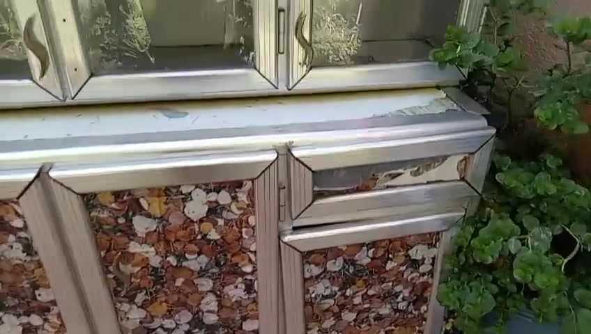 السلام عليكم كاونترللبيع٢متر ونص
٢٥٠وبي مجال مكلف بل نشر
***********
