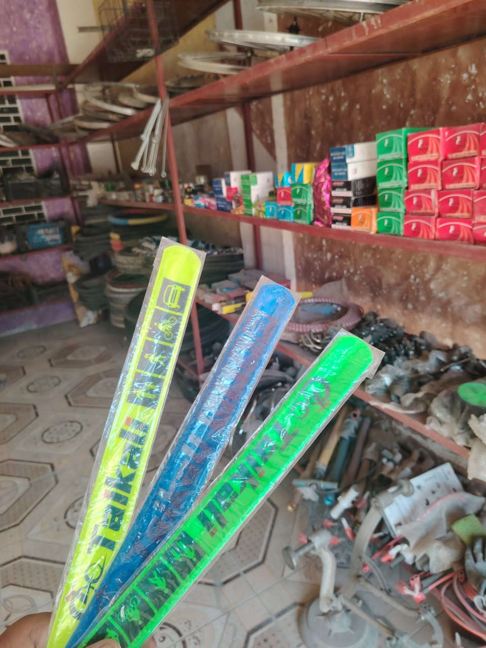 السلام عليكم
بمناسبه عيد الفطر المبارك 
تنزيلات على جميع الادوات الاحتياطيه للدراجات الهوائيه 
وعلى تصليحها ايضا 
ضمان بلغراض وضمان بشغلي انطيك سنه 
يعني تاخذ حاجه مضبوطه وشغل مضبوط 
بأسعار مناسبه جدا 
بأدارة: علي حسين الحمداني 
***********
وحياكم الله واهلا وسهلا 
والله يرزق الجميع 
العنوان بابل - ابي غرق - نهايه شارع المركز - مجاور جامع امام المتقين -مجاور اسواق ابو زيد
