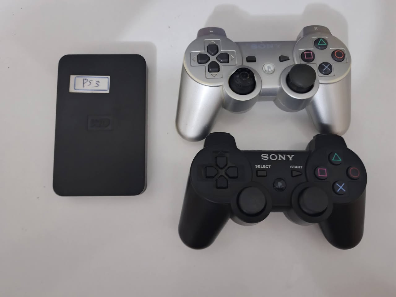 السلام عليكم بلي 3 سلم
هارد داخلي 120gb خارجي 320gb
الالعاب موضحة بالفيديو *وموجود برنامج ipkg تكدر تنزل العاب مباشر من النت وتثبتهن بلداخلي

ملحقات كاملة كيبلhdmi وكيبل الطاقة كيبل شحن 

جويستكات نظيفات ثنين الرصاصي اصلي والاسود تجاري

السعر ((140 وبي مجال))
عنواني كربلاء الچاير

ملاحظة *الكارتون غير مطابق


**إذا كنت صاحب هذا الإعلان وتريد حذفه لأي سبب، رجاءا أرسل رسالة إلى الدعم الفني**