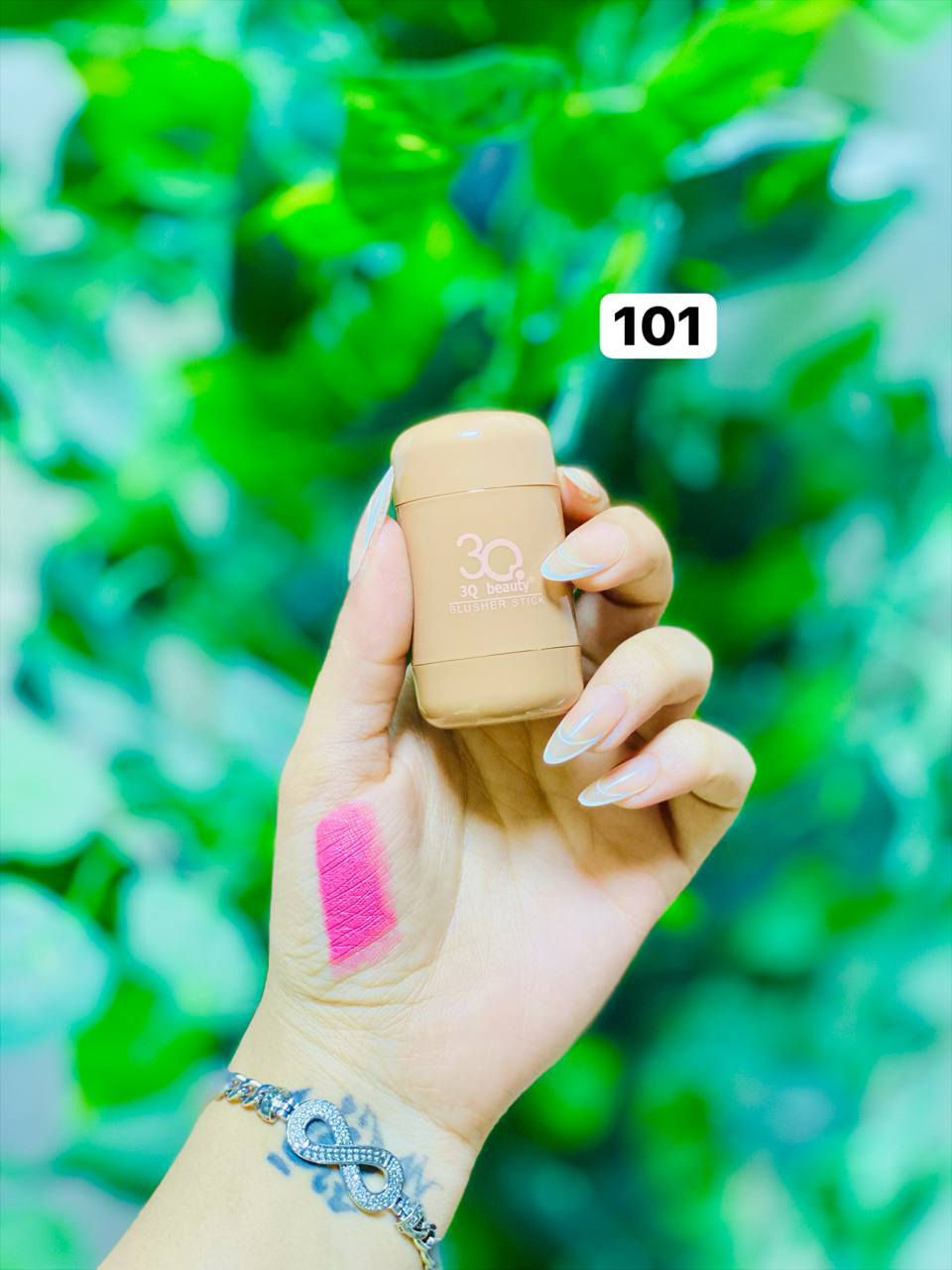 🔥 الإضافة الأجمل لمكياجج اليومي! 🔥
✨ BLUSHER STICK من ماركة 3Q Beauty ✨
 💖 سهل الدمج: يندمج ويا البشرة بسلاسة وبدون أي تكتل.
 ✨ لمعة صحية: ينطي خدوودج نضارة ومظهر حيوي وصحي وميترك أي أثر مزعج.
 ⏳ ثباتية خيالية: مو بس هيج!🫣 ثباتيته عالية جداً ويبقى وياج ثابت ومحافظ على جماله طول اليوم.
 🎨 تنوع يلوق الج: متوفر بـ 6 درجات تجنن تناسب كل ألوان 
البشرة.
#للحجز_والاستفسار_دايركت
#ستوريات + #بوست


**إذا كنت صاحب هذا الإعلان وتريد حذفه لأي سبب، رجاءا أرسل رسالة إلى الدعم الفني**