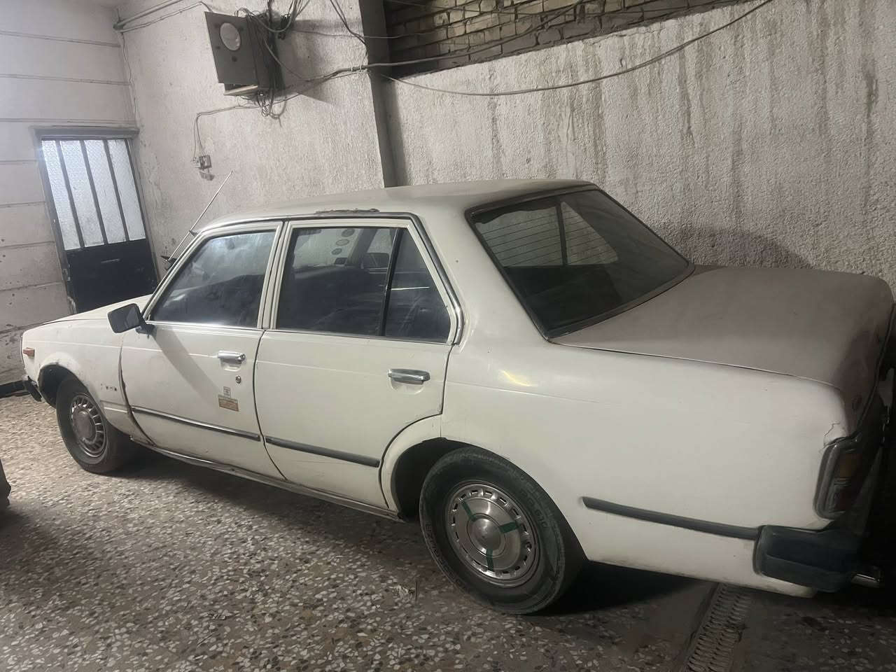 السلام عليكم للبيع كرونه 
رقم انكليزي 
محرك وكير اوتماتيك ابلادي 
سنويه باسمي وهزه جديده 
سعره 26 ورقه 
مكاني شهداء السيديه  تقاطع الدرويش 
للاتصال والتفاصيل ***********
