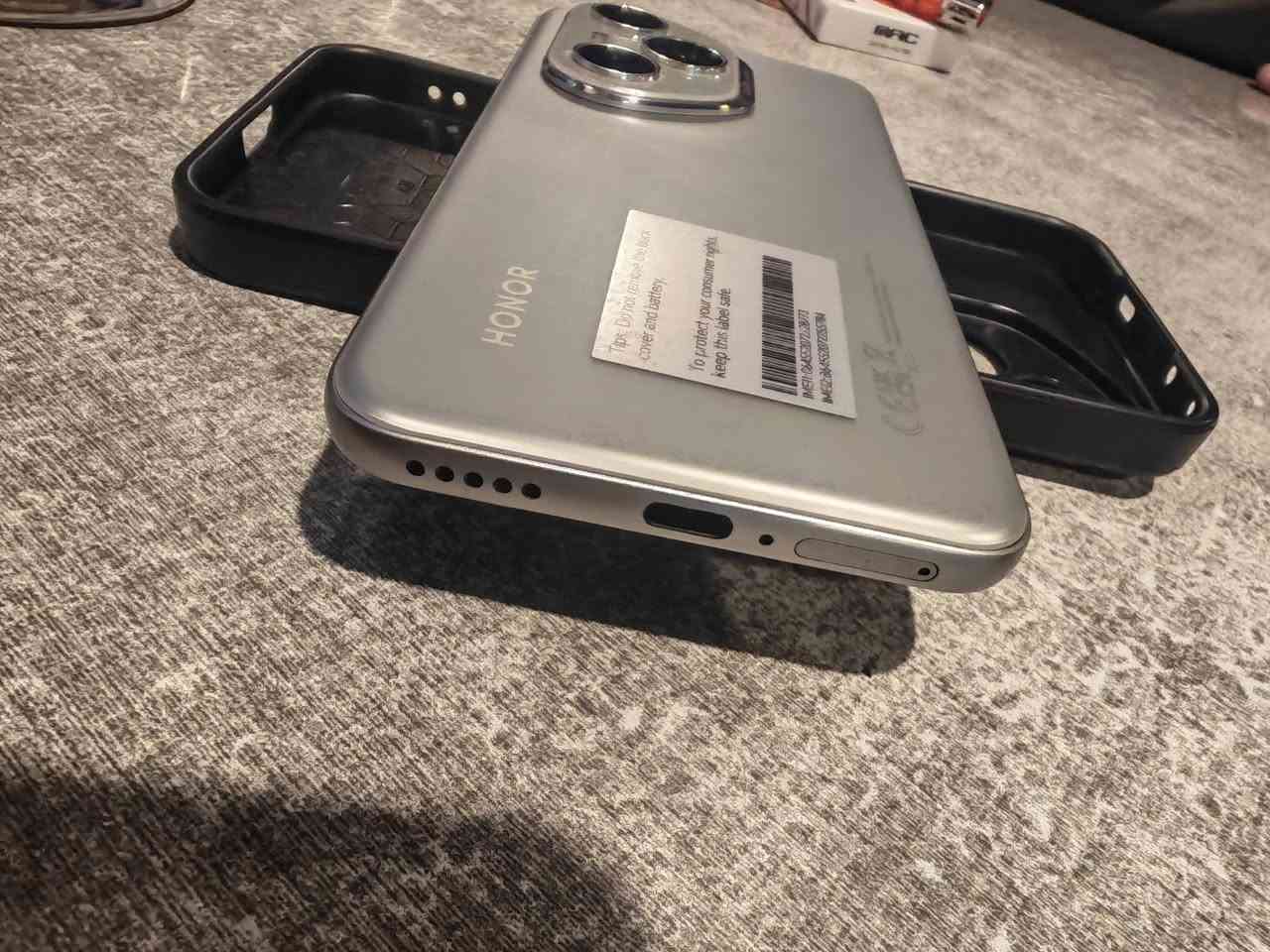 هونر 400 برو استخدام شهر جهاز جديد مواصفاتة معروفة جميع ملحقاتة الاصلية متوفرة + 2 كفرات .....
مكاني بغداد / المشتل + كرادة 
السعر 680 الف دينار مجالة حك الجية فقط


**إذا كنت صاحب هذا الإعلان وتريد حذفه لأي سبب، رجاءا أرسل رسالة إلى الدعم الفني**