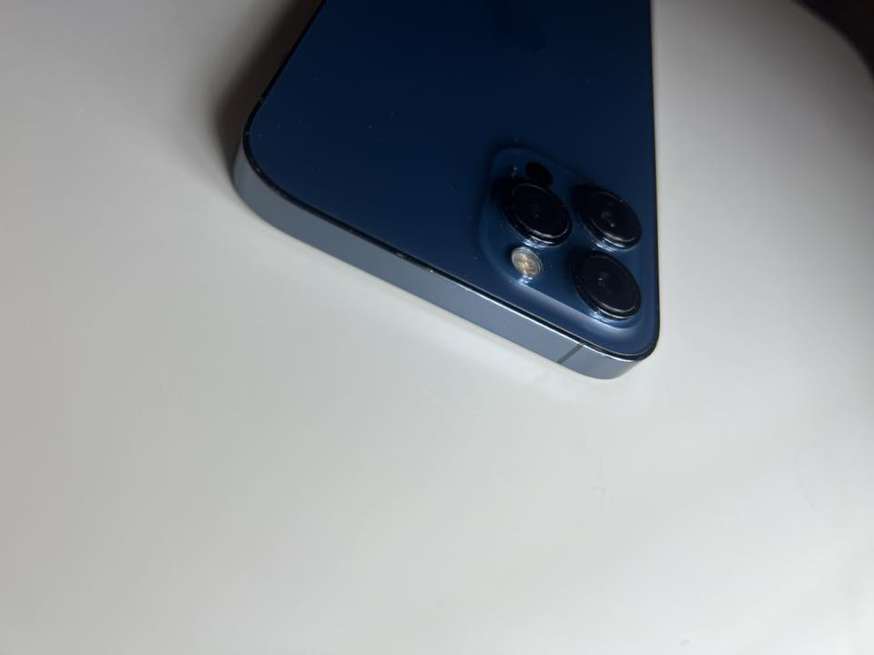 iPhone 12 pro max
ذاكرة 256 
بطارية 80 
نسخة امريكا 
و كلشي شغال  ✅
نظافة 100% بدون شخوط ولا اي شي 
التلفون بدون تبديل اي شيء وبدون فتح
السعر 480 وبي مجال بسيط جدًا
عنوان اربيل 
رقم ***********
