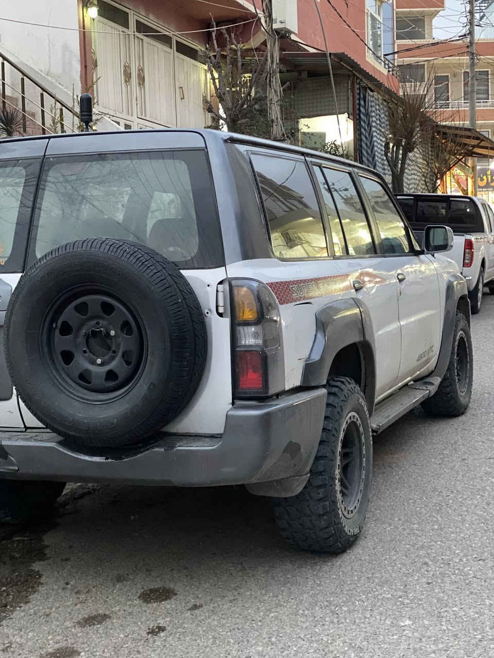 نیسان پاترۆل سەفاری مۆدێل ٢٠٠٨ کامل شکڵی گۆڕاوە بە ٢٠٢١ ناوەوە و دەرەوە
مزیدەیە کتابی ڕەقەمی لەگەڵە وەکالەت ئەکەم بە ناوتەوە 
دیفلۆکە جام کارەبایە شاشەیە 
کامل ناوی گۆڕاوە گاعی بۆ دوراوە بەرگی کوشنی تێگیراوە 
پلاکو کۆیل و فیت پەمپی گۆڕاوە تایەو ویلی جەبەلی جوانی لەسەرە پێشی داگیراوە سالۆنسای گۆڕاوە سەوتێکی خۆشی لەسەرە 
هەرکەسێ موشتەریە نامە بنێرێ لە خزمەتایم گۆڕینەوەش دەکەم ئەگەر حەزم لێی بێ 
*********** تەنها واتسئاپی لەسەرە
