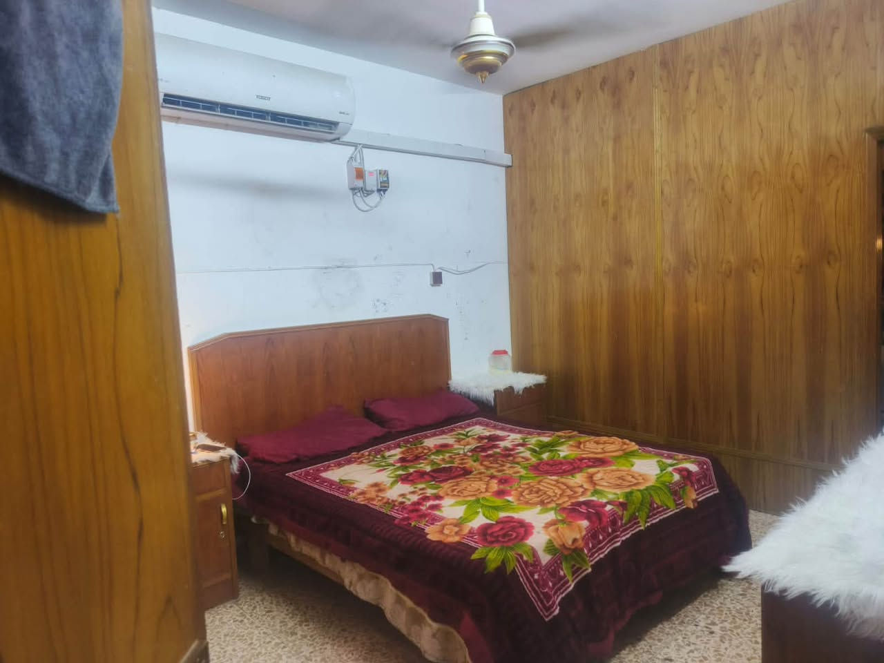شقه طابق ارضي للبيع عمارات سعيده شارع حسينيه الإمام السجاد للستفسار***********
