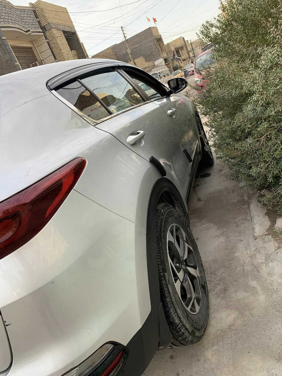 بسم الله الرحمن الرحيم
سبورتج-2021-S وارد امريكي
على وضع الشركة برغي مامفتوح بيها سيارة جديدة بمعنة الكلمة حادثها خفيف جدا بدون دواخل بدون ايرباك 
محرك -2400gdi
ماشية-82الف
سعر 167 وبيها مجال للشراي 
مواصفات-(كرسي كهرباء مري شفط اشاير بالمري رادارات جانبية امامية و خلفية تبريد قطعتين دفع رباعي تحديد مسار توقف ذاتي)
سيارة باسمي بغداد تحويل ثاني يوم
مكاني بغداد حي المعالف 
للتواصل هاذا رقمي ***********
