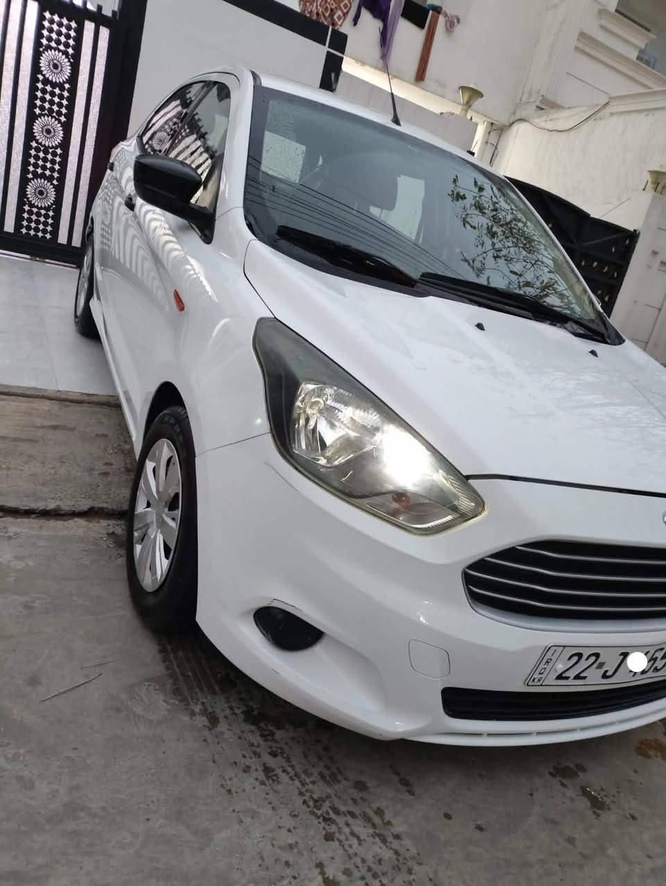 سلام علیکم للبيع سياره فورد فيجو 2018 گير اوتو مكينه 16بدون توربو المرغوب سنويه جديد نافذه لغاية 2028/3/20
سياره بي جامرلغ سائق مبدل تجاري وباب سائق صبغ بدون دواخل تايرات جديده رقم اربيل شرط تحويل وغرامه
وكير محرك بشرط داخلها نضيف جدا 
 السعر 90وبي مجال عنوان السياره كركوك تواصل على الرقم *********** كركوك, العراق
