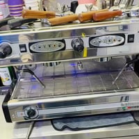 للبيع مكينة باريستا سانريمو ايطالي الصنع 🇮🇹  مكينة قوية جداً  نظافتها ...