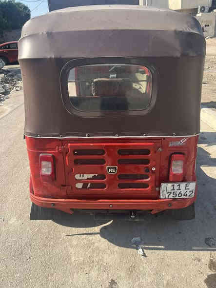 سلام عليكم تكتك البيع موديل 20 شهر12 تكتك حلوه ما معمره تكتك بيه دوسات مرقمه رقم نكليزي بغداد رشاد ***********
