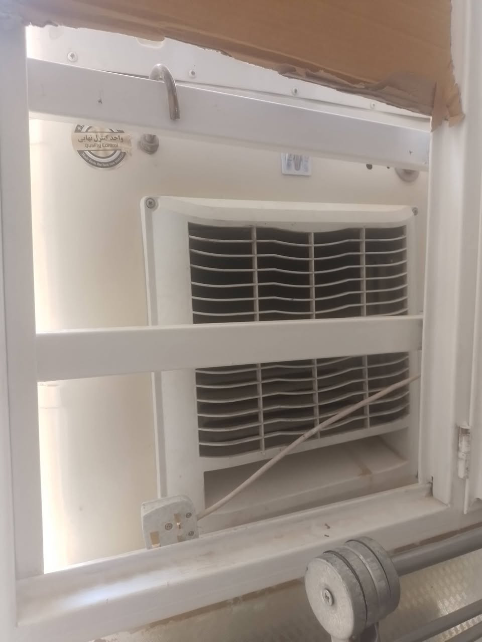 مبردة البيع خت الجديدة مستخدمها موسم واحد سعر 60الف مكاني خطيب زراعي شارع خولة شراي تواصل وتساب او تصال ***********
