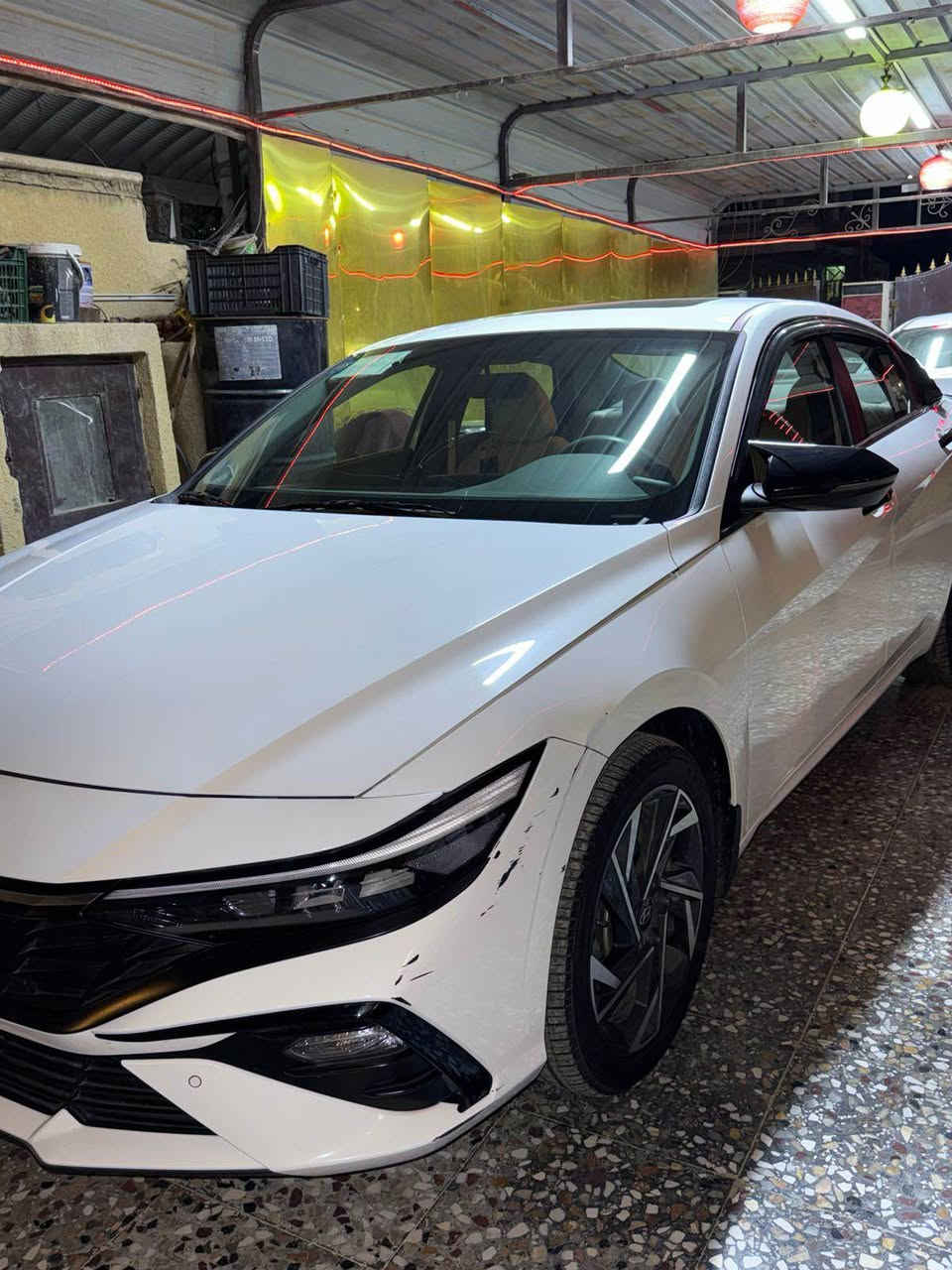 سلام عليكم
النترا 2024 خليجي
محرك 2000 دوووش 
فول مواصفات
ماشيه 44 الف
ويل كب 
لد امامي لد خلفي
حساس امامي حساس خلفي
داخل ابيض
اشاير بالمري
مري شفط
فتحه
بصمه تشغيل
وبصمه ابواب
دشبول دجتل
شاشه
تبريد قطعتين
تحكمات ستيرن
ثلاث اوضاع قياده
السيارة على وضع الشركة ماخذهه ع ايدي زيرو 
مجرد طخه بسيطه جداً في الجاملغ الامامي الايسر كما موضح في الصوره 
رقم بغداد جديد بأسمي تحويل ثاني يوم 
السعر (( 190 ))وبيه مجال بسيط 
مكاني بغداد الغزالية / شارع مدير الامن 
للاتصال 
*********** بغداد, العراق
