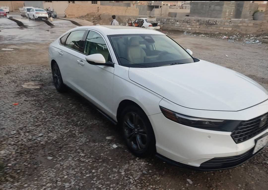 السلام عليكم
للبيع 
هوندا اكورد هايبرد موديل 2023 مرقمه كركوك دولي دخول جديد ماشيه31الف 
بدون ايرباك بدون دواخل 
فقط بالچاملق الخلفي الايسر شبر صبغ 
صور الضرر مرفق بالمنشور 
عنوان السياره ناحيه الزاب قريه اصبيح تحتاني 
السعر 198 وبيها مجال بسيط خاص ما اجاوب 
للاستفسار الاتصال على الرقم التالي صاحب السياره Ali Hussein 
‏***********
