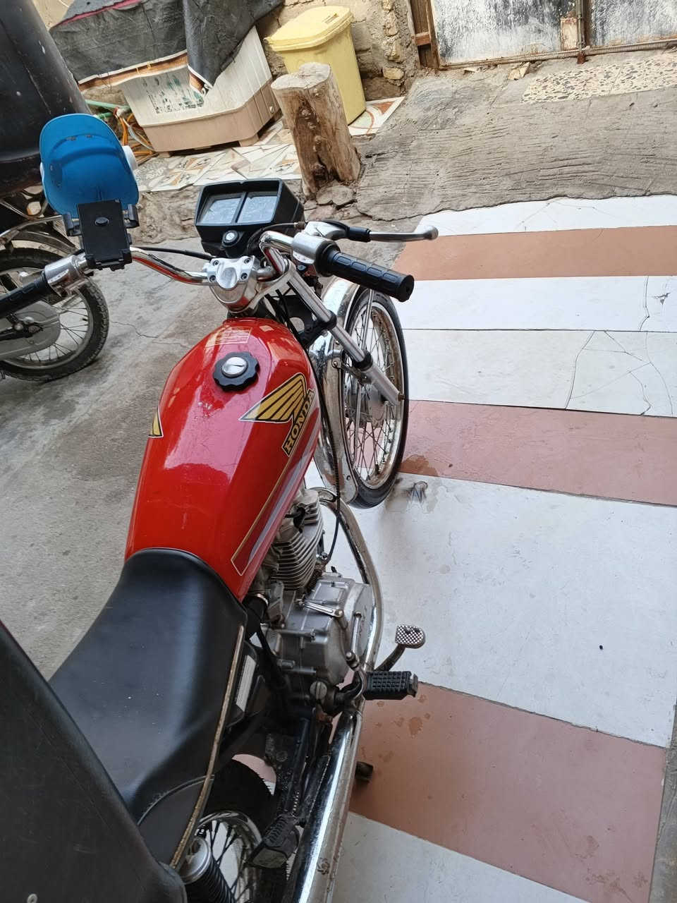 نامه للبيع أوراق 2012 محرك 2023 تدراجه حلوه ونضيفه تعمير كلا 25 بس المحرك 23  سعر 750 وبيه مجال حك جيه مكان بصره حيانيه شراي ***********
