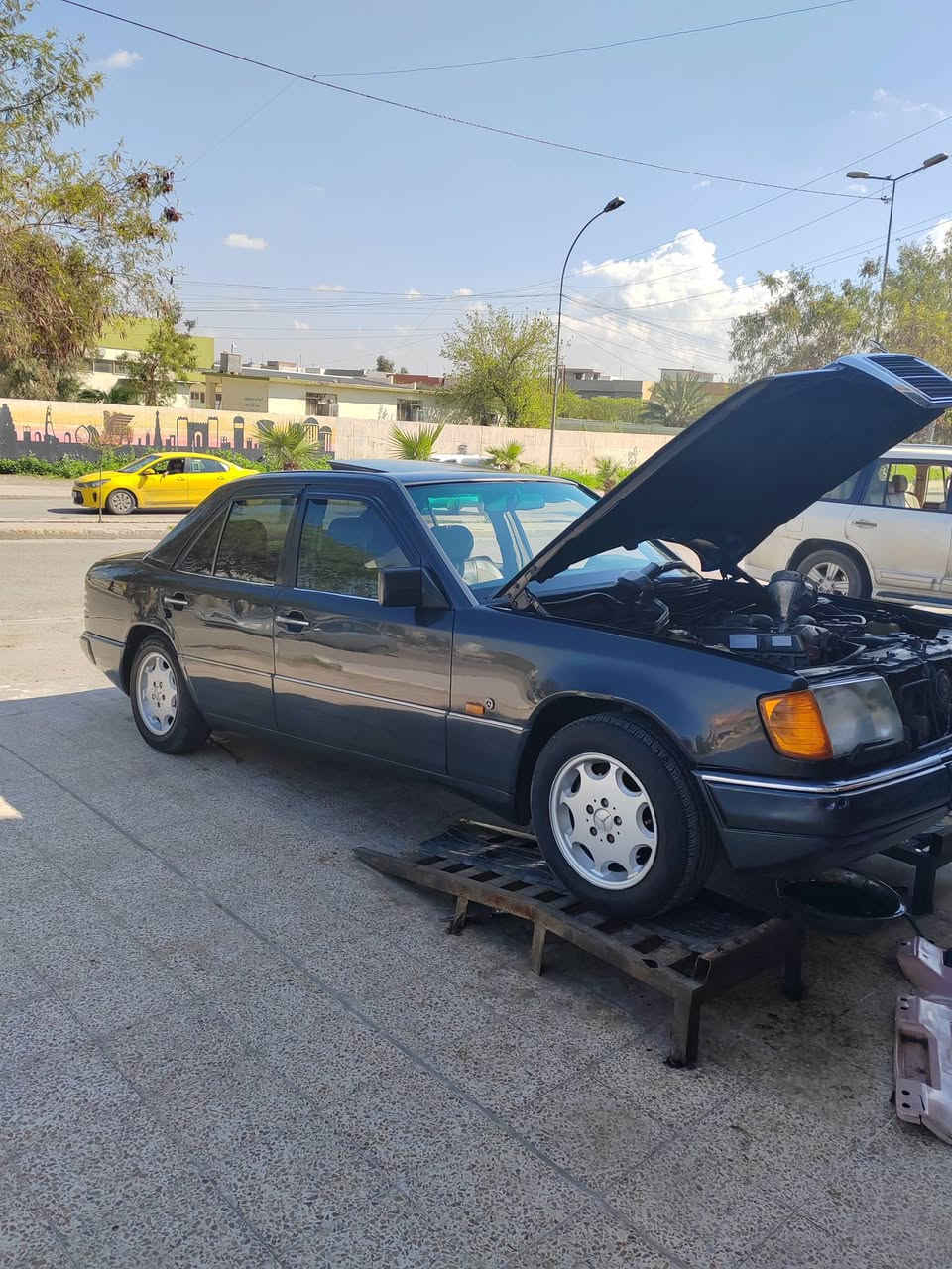 مرسيدس 260 موديل 92 رقم 📱 مسطره باسمي سنويه لل 31 مكينه ديزل سعر 58 وبيها مجال ويرهم  مراوس والاستفسار ***********
