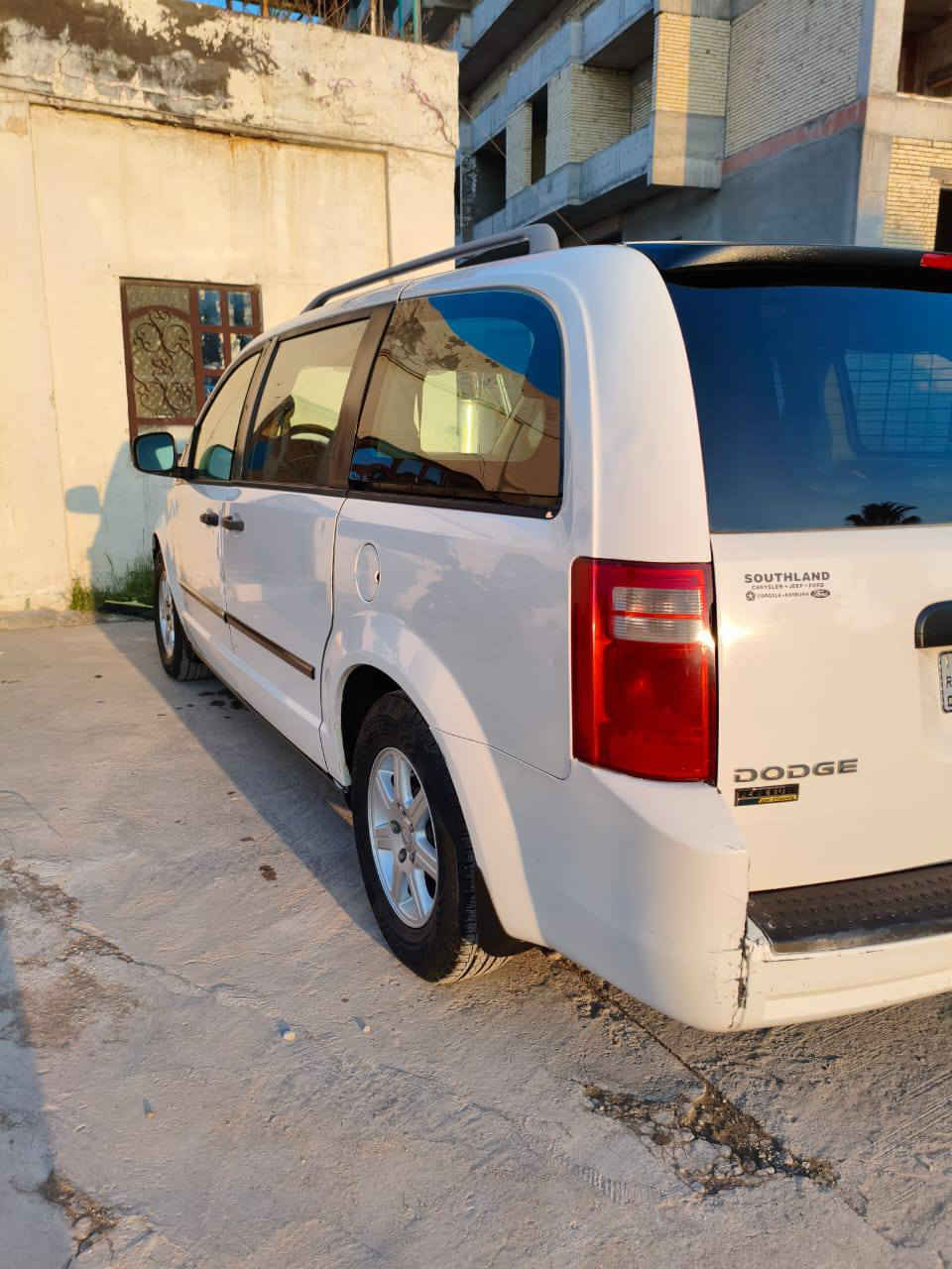 السلام عليكم
دوج كرفان 2008 مكينه 3800 جديده ضفيره جديده تخم تاير جديد تبريد 3قطع غرفتها حلوه السونر موجود السعر 115 وبيها مجال رقم واسط مكاني كاضميه ***********
