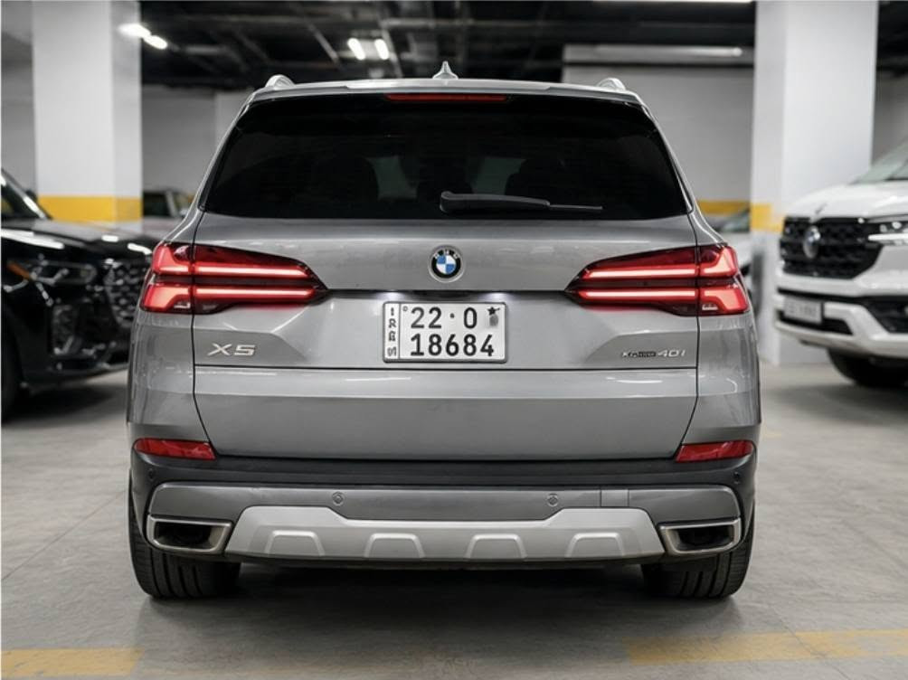 🚘 للبيع – BMW X5 sDrive40i Mild Hybrid

💰 السعر: 45,500 دولار أمريكي📍 الموقع: أربيل

سيارة BMW X5 بحالة ممتازة، تجمع بين الفخامة والأداء والقوة مع تقنية الهايبرد الخفيف (Mild Hybrid) الموفرة للوقود.

✅ محرك 3.0 لتر تيربو 6 سلندر
✅ نظام Mild Hybrid 48V
✅ قوة 381 حصان
✅ ناقل حركة أوتوماتيكي 8 سرعات
✅ دفع خلفي (sDrive)
✅ مصابيح LED أمامية وخلفية
✅ شاشة رقمية كبيرة ونظام BMW iDrive
✅ حساسات أمامية وخلفية مع كاميرا
✅ مقاعد كهربائية
✅ فتحة سقف بانورامية
✅ دخول وتشغيل بدون مفتاح
✅ جنوط ألمنيوم أصلية
✅ السياره بدون صبغ بدون مشاكل بالكهربائيات او محرك مرقم مصرف دينار مابي 

الأداء:• تسارع من 0 إلى 100 كم/س خلال حوالي 5.4 ثانية• قيادة مريحة وثبات عالي• استهلاك وقود اقتصادي بفضل نظام الهايبرد الخفيف

السيارة نظيفة جداً ومخدومة بشكل ممتاز، جاهزة للاستخدام بدون أي مصاريف.

💰 السعر المطلوب: 45,500 دولار أمريكي📍 أربيل

للاستفسار  يرجى التواصل على الخاص أو الاتصال مباشرة: ********************** أربيل, العراق
