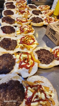 عرض راس السنه • 3 بركر لحم • 3 بركر دجاج