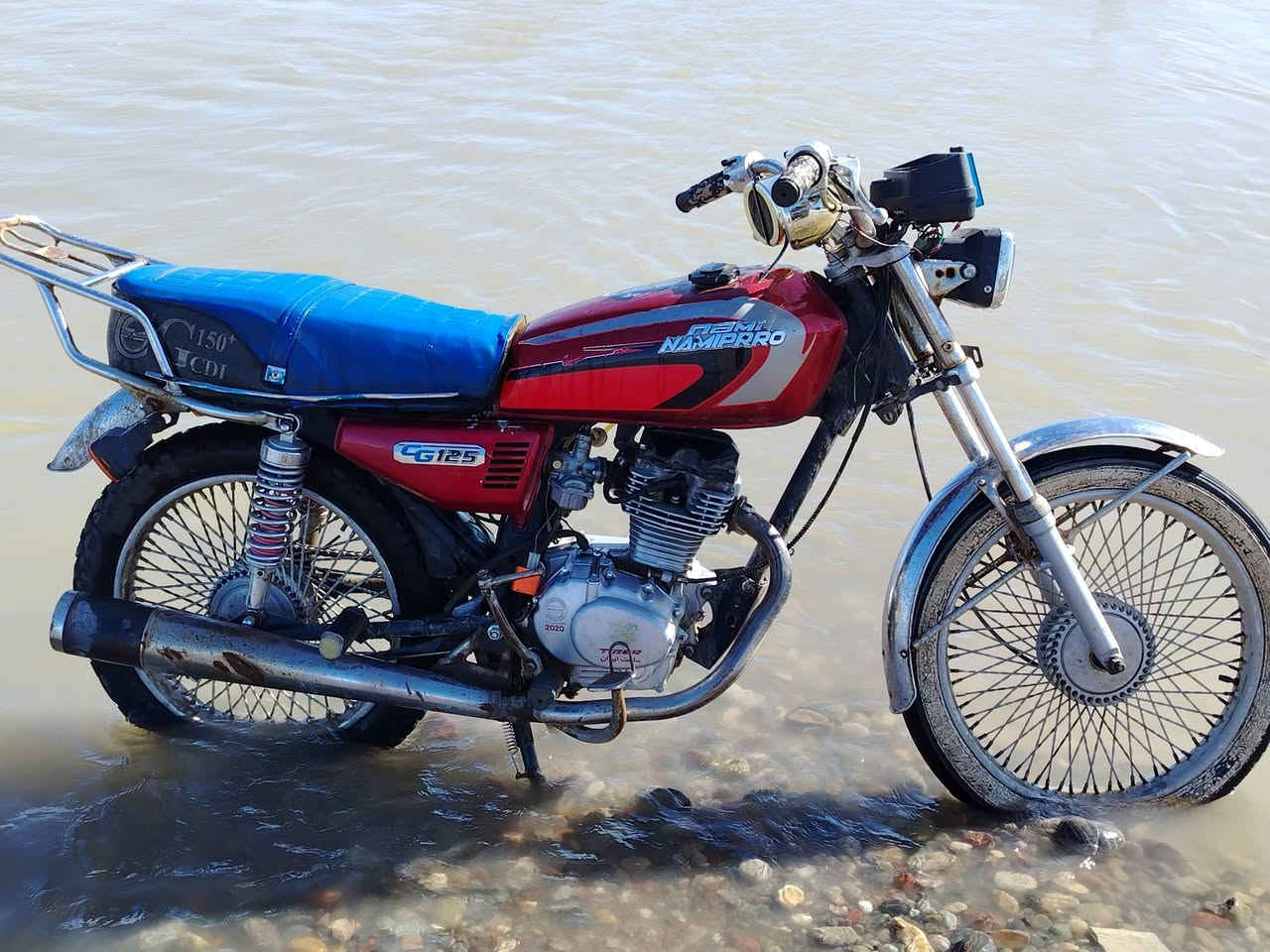 السلام عليكم موطور تايكر موديل 20محرك معمر جديد شرط لا تبخير لا صوت لا دخن السعر 330وبي مجال /***********
