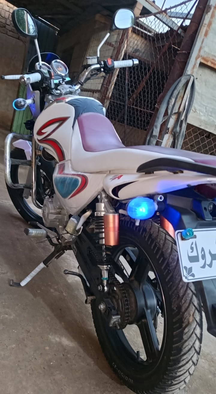 سلام عليكم للبيع سنكي موديل 23 وضع الوكاله صار سنه ونص متروك أوراقه كامله موجود يمي الشراي يتصل ***********
