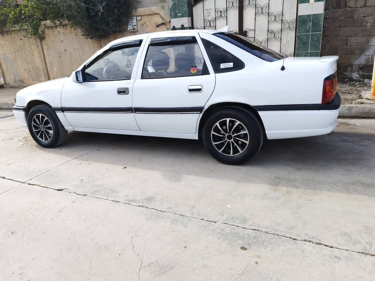 اوبل فكترا للبيع
🛑حجم  18 شرط لاصرف ولا نفخ
🛑 موديل 1991
🛑سنوية لل 29 باسمي
🛑بيها ثلاث قطع صبغ بدون دواخل
🛑جامات كهرب
🛑فتحة سقف سلايد
🛑طخم تايرات جديد
🛑السعر خابر وتدلل   ***********___***********
