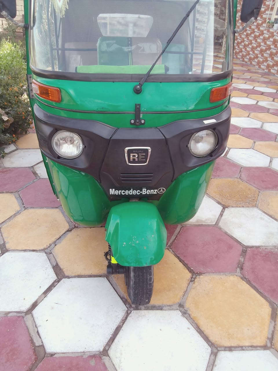 السلام عليكم تكتك لبيع 21 لوحات نكليزي ذي قار  مكفوله من صبغ والمعجون ماعده دوس معمرات دراجه ما بيها ضربه مكينه مبدله ولفات يبيع مفتوح مكلف بل نشر هاذه رقم لولد *********** مكان ذي قار قضاء النصر
