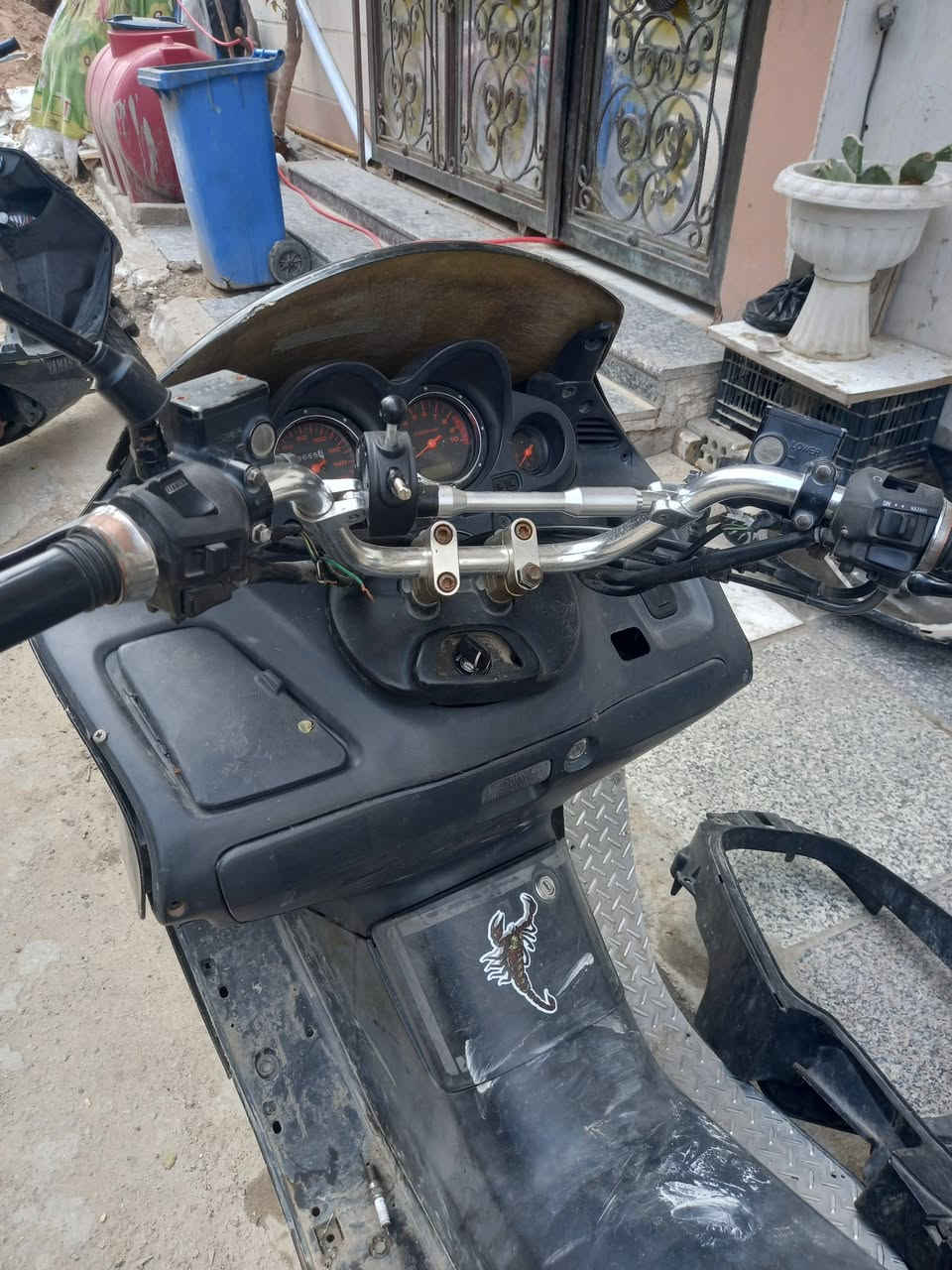 سلام عليكم فورزه ٠٦للبيع كوم حديدكابريتربيها طوف تخم تاير جديد دبلات جدد كهربائيات شغاله مكانك الرحمانيه الجعيفر بغداد شارع حيفا *********** سعر 250 بيها مجال
