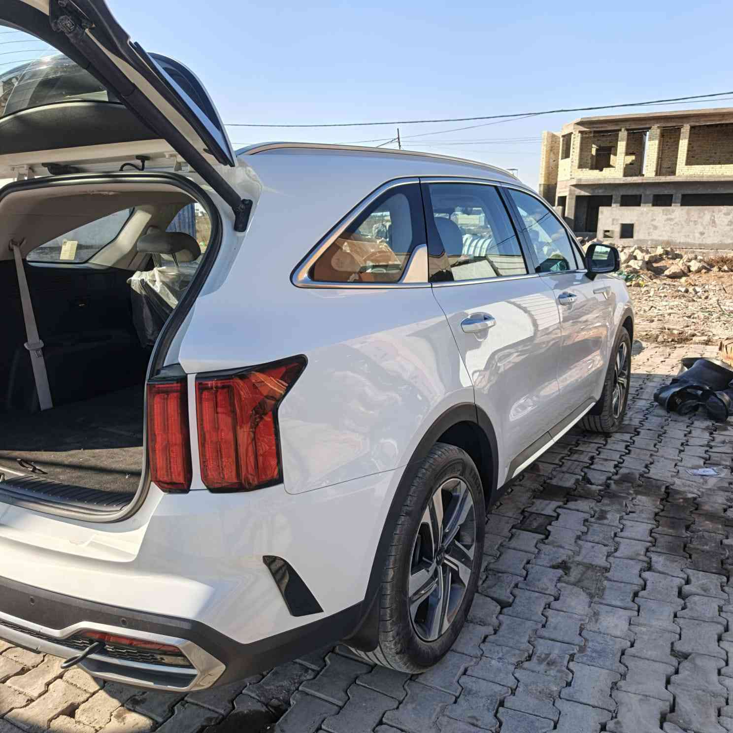 سورنتو للبيع موديل ٢٠٢١
السيارة خليجي بدون ضرر
رقم بغداد السيارة خير من الله 
٦ سلندر 
كشنات كهرباء 
جنطة كهرباء 
اطارات مال الشركة 
ماشية ٥٠ 
والسونار موجود مع الصور
مكاني بغداد
اني مكلف بالنشر 
للاستفسار 
‏‪***********‬‏
‏‪***********‬‏
