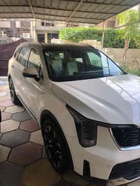 سورنتو 2025 خليجي   فول بنوراما  7 راكب بردات خلفية شاشه داتا شو كامرت...