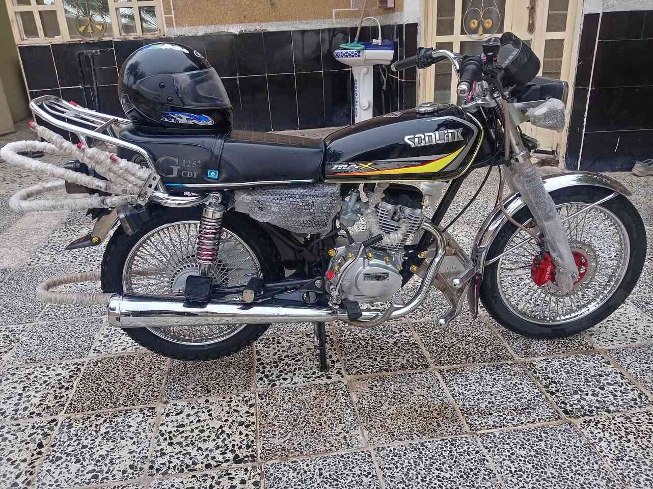 السلام عليكم دراجة تايكر موديل 2025 بلادي نضافة مثل ما موضح بالصور وأحلى محرك مكفول المكان ديالى بعقوبة العثمانية للاستفسار خاص أو للاتصال على الرقم ***********
