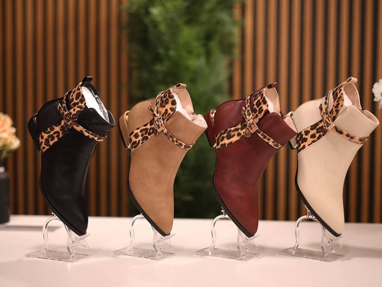 🔲 عروض تخفيضات محلات الاخوين للأحذية والحقائب 🎀 
🔲بوت نسائي 🩷 موديلات جديده ❤️
🔲كوالتي عالي جدا قطعة مريحة بالبس 🩷 
🔲قياسات كاملة ( 37_38_39_40_41) ________________________________
التوصيل 🚖 جميع  والمحافظات سيكون عن طريق مراسله الصفحه او الاتصال على الرقم 
 
📩 ‌‏‌‎☀️☀️جميع القطع مكفولة و قابلة للتعويض في حال الخلل او العيب كان مصنعي فقط 🔥 .. 
        __________________________
‌‏‌‎⛱️شكراً لاختياركم  محلات الاخوين للأحذية والحقائب ⛱️***********
