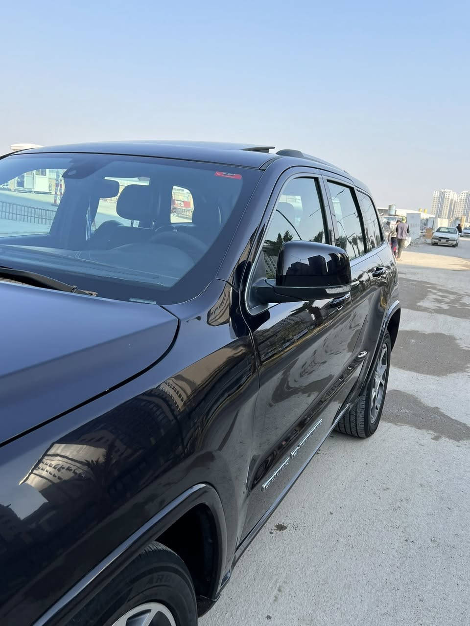 السلام عليكم جيب شيروكي موديل 18وارد امريكي فول 1/1اعلى مواصفات مكينه 3600 كفاله مكينه كير تخم تاير باتري جديد 3قطع صبغ  بدون تبديل وطارف جاملغ كلير بغداد باسمي تحويل مباشر  سعر 196 مكاني بغداد حي الجهاد ***********
