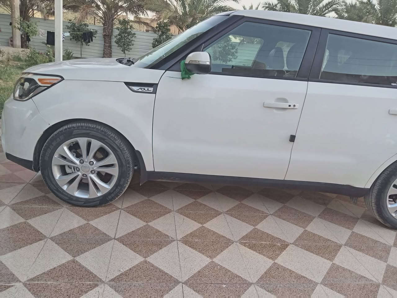 السلام عليكم
سول موديل ١٤ فول مواصفات
مكينه ٢٠٠٠ GDI
بصمه 
بانوراما
جلد 
كشنات تدفئه وتبريد
تحكمات جهتين
كرسي كهربائي
سياره مفوله ١/١
الضرر شاصي امامي ايسر بسيطه حيل 
 بيه بنيد وجاملغ مصبوغات
سعر ١١٠ وبيهه مجال
عنوان بابل
ترهم مراوس بسياره احدث منهه
***********
